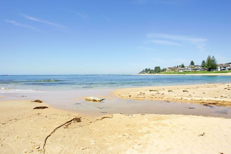 10 Yethonga Avenue, BLUE BAY NSW 2261, Blue Bay - Thumbnail 2