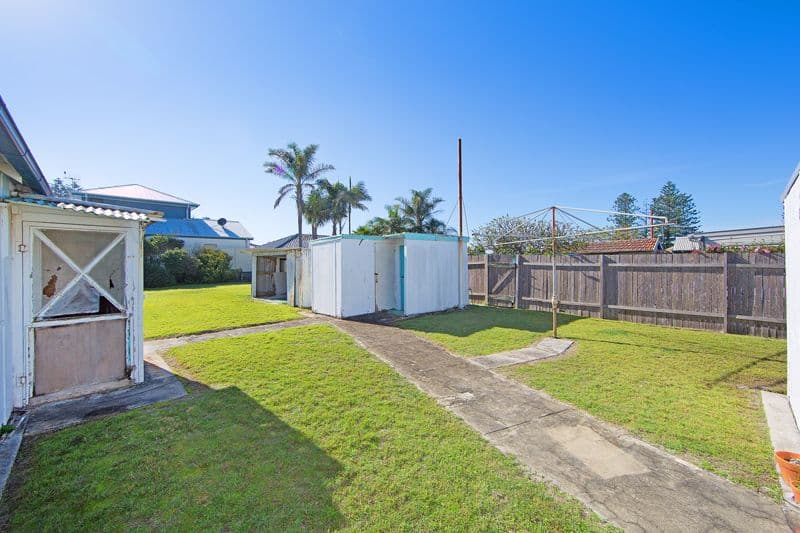 10 Yethonga Avenue, BLUE BAY NSW 2261, Blue Bay - Thumbnail 8