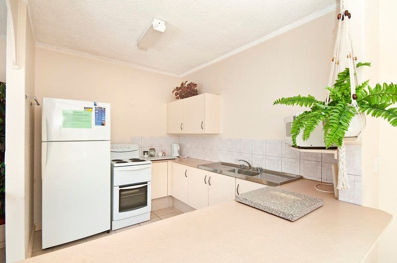 186 Jefferson Lane, PALM BEACH QLD 4221, Palm Beach - Thumbnail 2