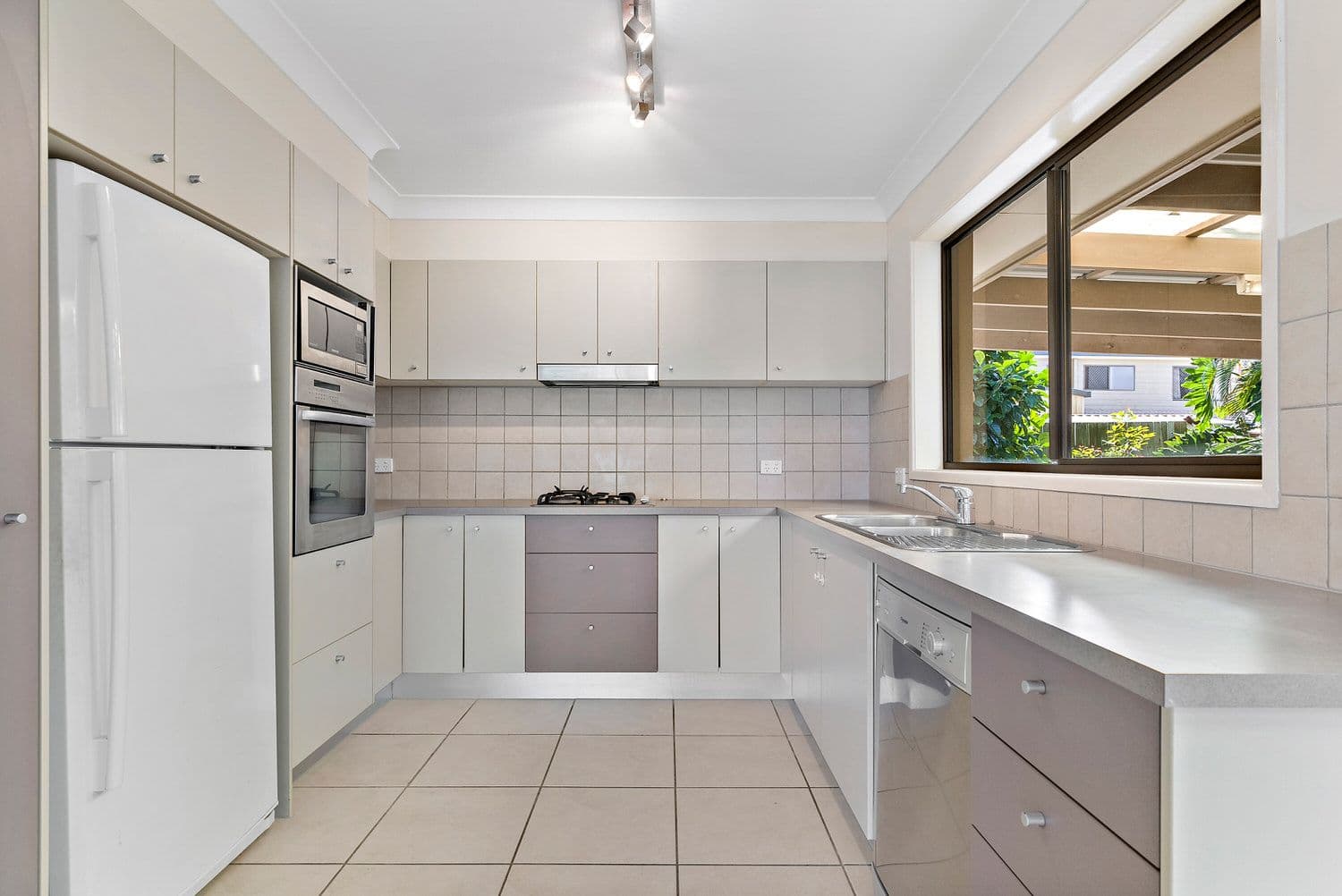 40 Balyarta Crescent, Mooloolaba QLD 4557, Mooloolaba - Thumbnail 7