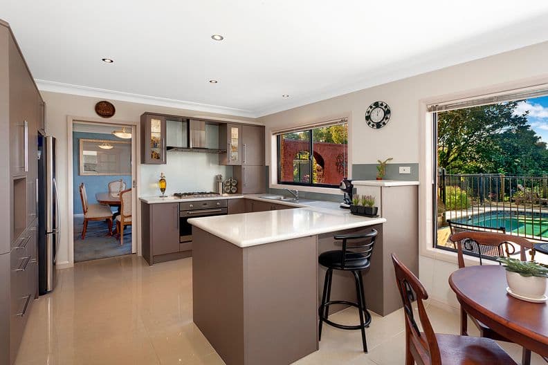 18 Connemara Avenue, KILLARNEY HEIGHTS NSW 2087, Killarney Heights - Thumbnail 2