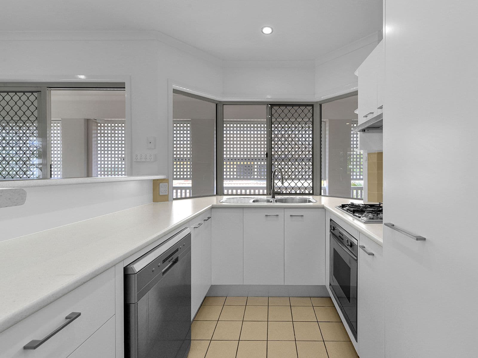 15 Miles Street, Clayfield QLD 4011, Clayfield - Thumbnail 3