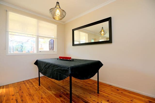 6 Wendy Avenue, Georges Hall NSW 2198, Georges Hall - Thumbnail 4