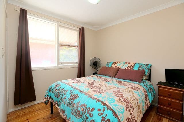 6 Wendy Avenue, Georges Hall NSW 2198, Georges Hall - Thumbnail 5