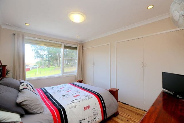 6 Wendy Avenue, Georges Hall NSW 2198, Georges Hall - Thumbnail 6