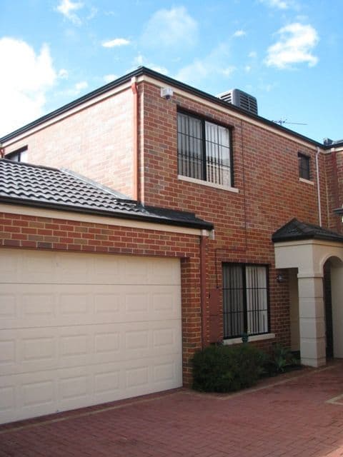 34 Pollard Street, GLENDALOUGH WA 6016, Glendalough - Image 1