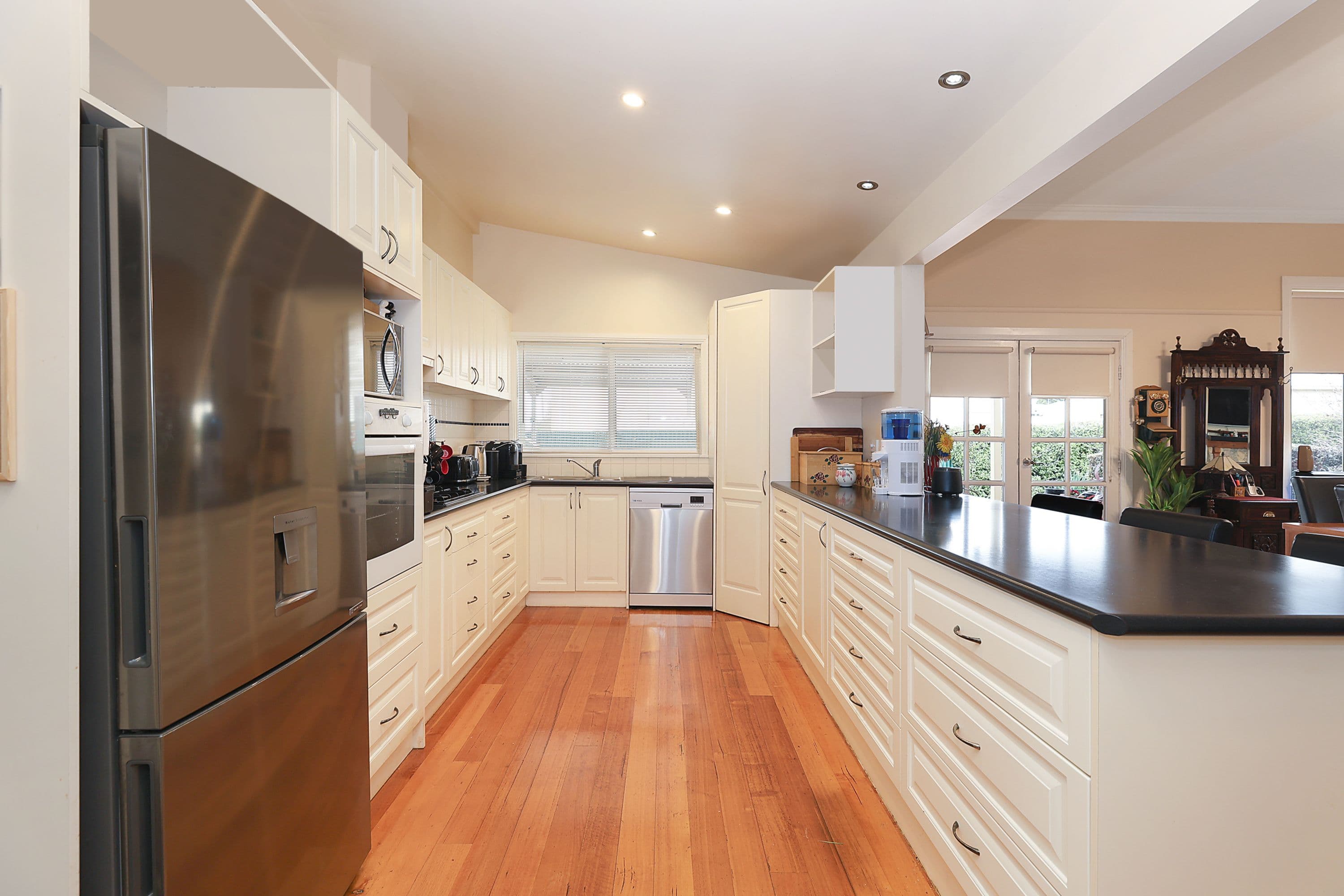 67 Parrott Street, Cobden VIC 3266, Cobden - Thumbnail 4