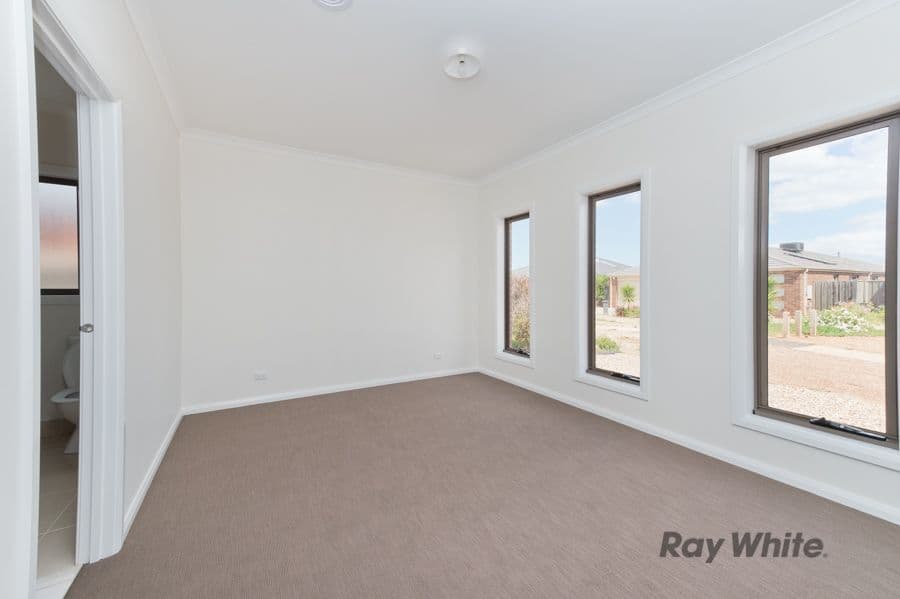 2 Lotus Place, Brookfield VIC 3338, Brookfield - Thumbnail 4