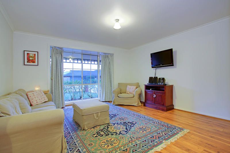 8  Ellinbank Crescent, MORNINGTON VIC 3931, Mornington - Thumbnail 3