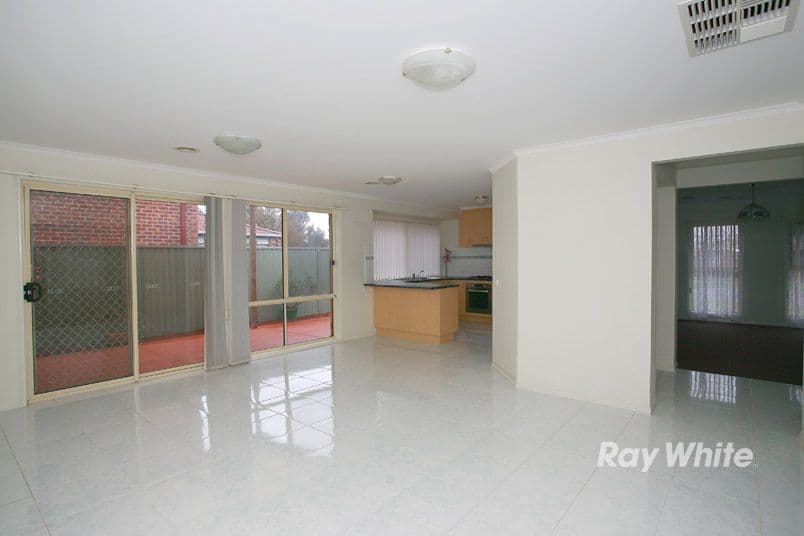 31 Hunt Club Boulevard, CRANBOURNE EAST VIC 3977, Cranbourne East - Thumbnail 8