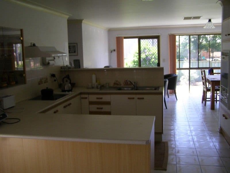 7 Jacaranda Drive, GOONDIWINDI QLD 4390, Goondiwindi - Thumbnail 2