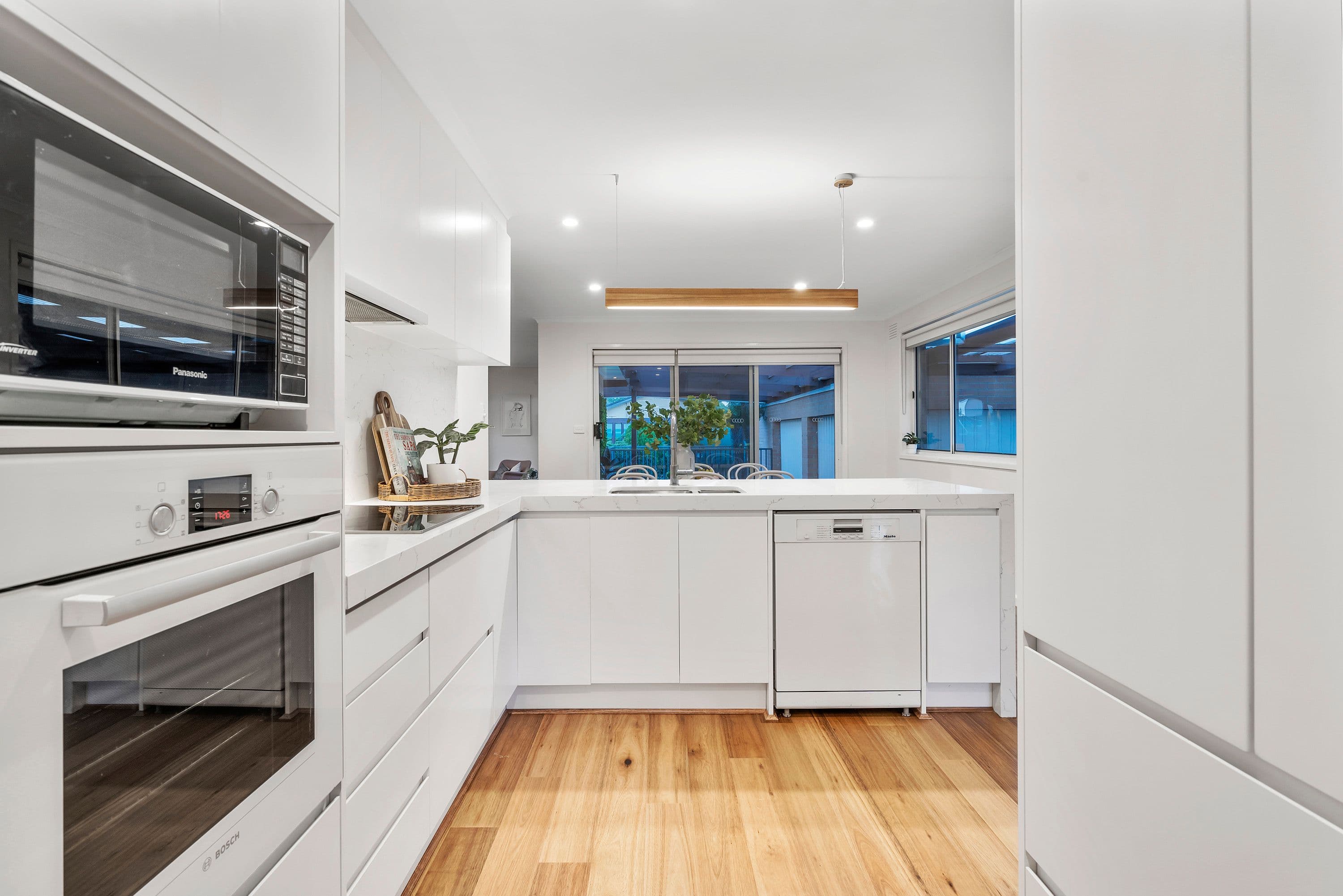 13 Emden Crescent, Mulgrave VIC 3170, Mulgrave - Thumbnail 2