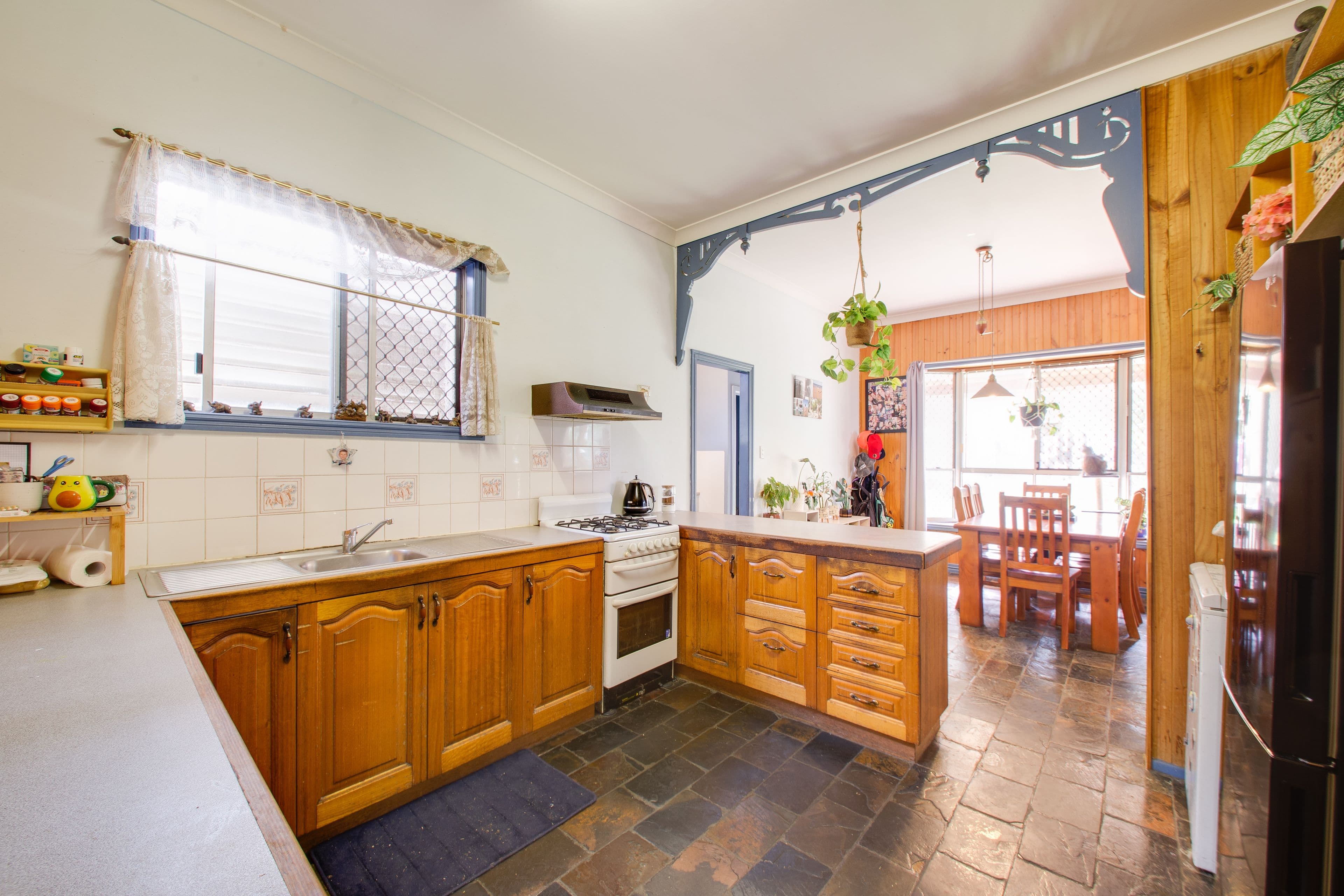 86 Blackstone Road, Silkstone QLD 4304, Silkstone - Thumbnail 4