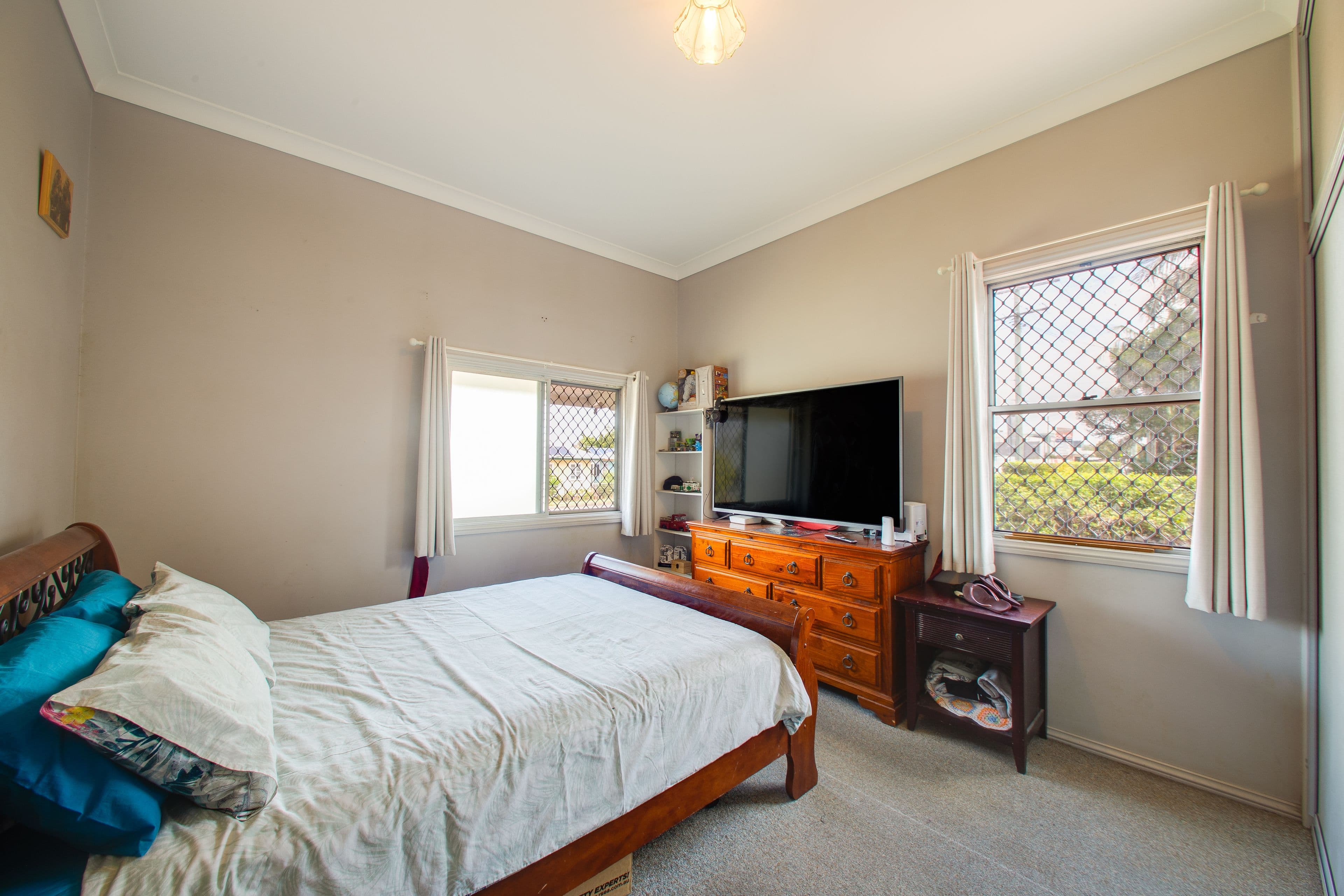 86 Blackstone Road, Silkstone QLD 4304, Silkstone - Thumbnail 7