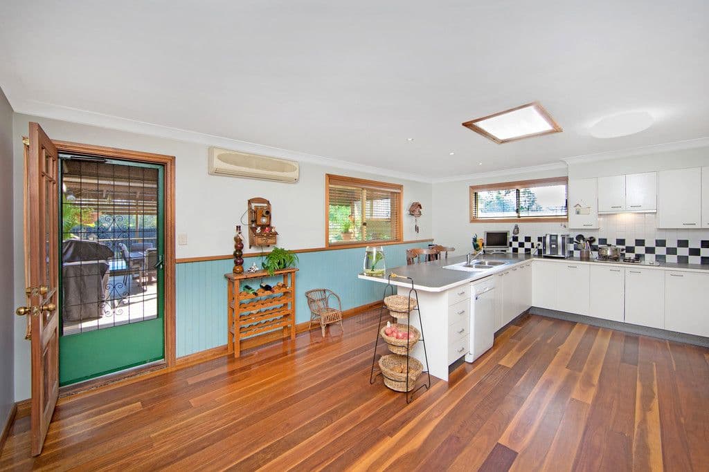 50 Lakedge Avenue, Berkeley Vale NSW 2261, Berkeley Vale - Thumbnail 3