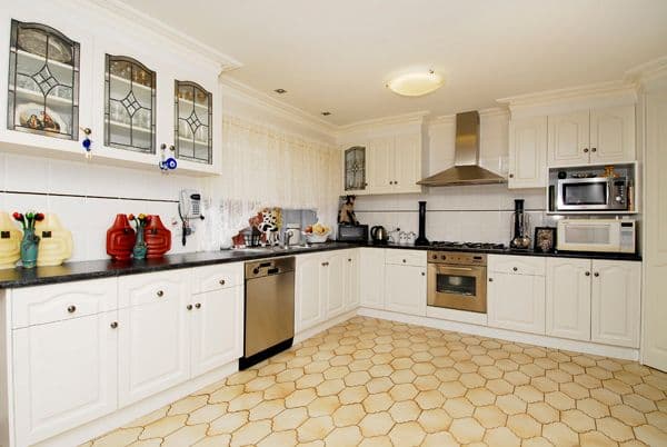 68 Glenelg Drive, CLAYTON SOUTH VIC 3169, Clayton South - Thumbnail 4