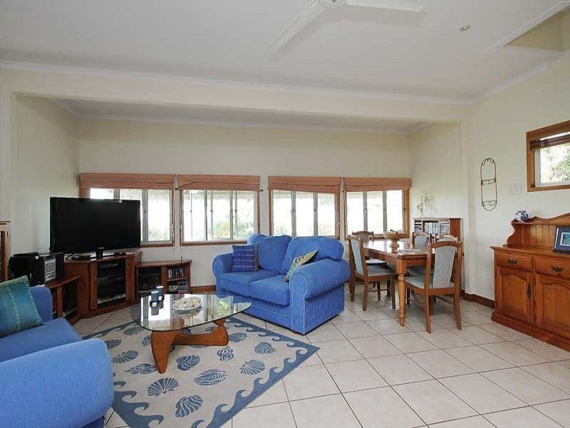 24 Binnington Esplanade, EAST MACKAY QLD 4740, East Mackay - Thumbnail 3