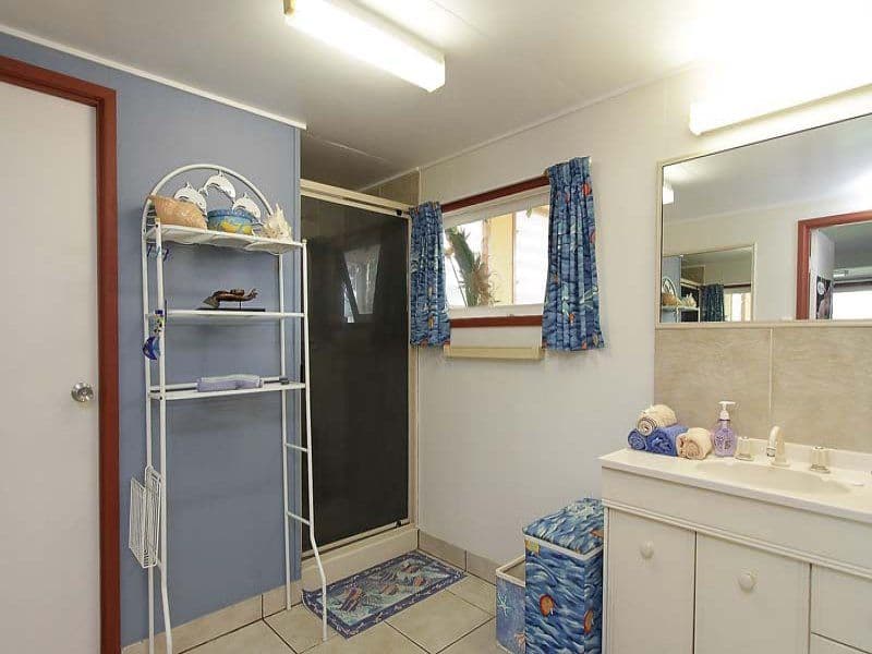24 Binnington Esplanade, EAST MACKAY QLD 4740, East Mackay - Thumbnail 8