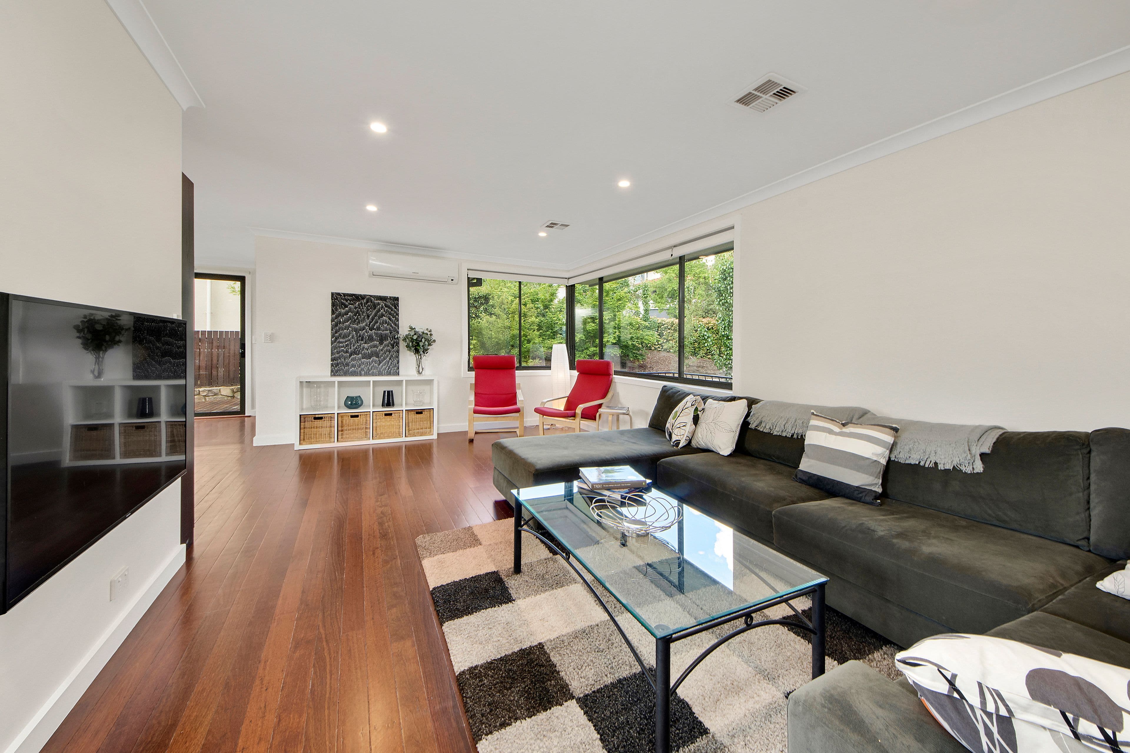 48 Curlewis Crescent, Garran ACT 2605, Garran - Thumbnail 2