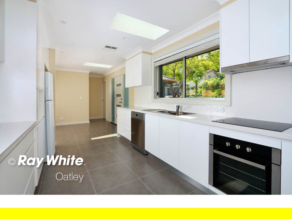 4 Maple Street, LUGARNO NSW 2210, Lugarno - Thumbnail 3