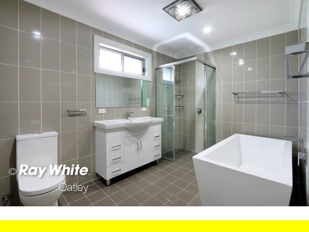 4 Maple Street, LUGARNO NSW 2210, Lugarno - Thumbnail 4