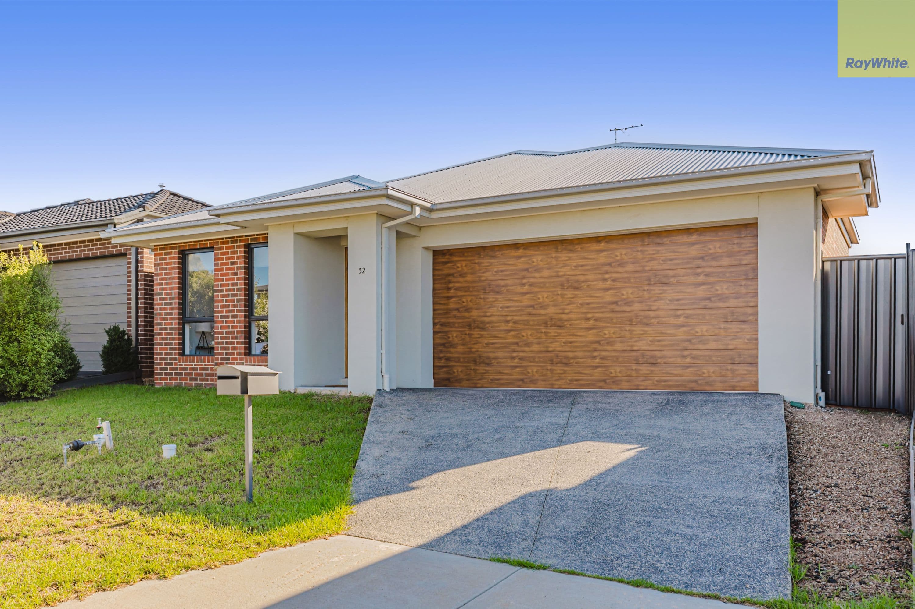 32 Simmons Drive, Bacchus Marsh VIC 3340, Bacchus Marsh - Image 1