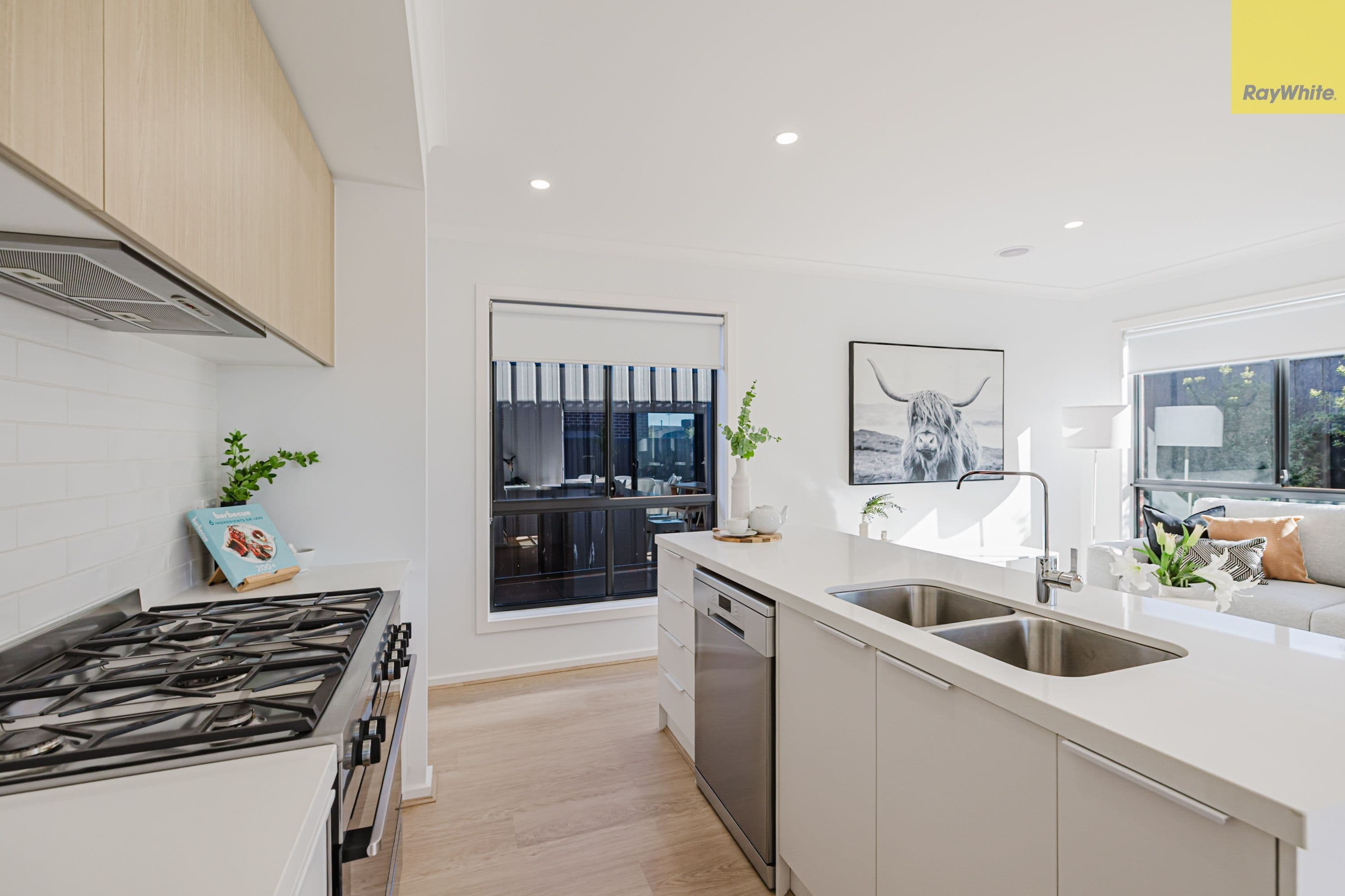 32 Simmons Drive, Bacchus Marsh VIC 3340, Bacchus Marsh - Thumbnail 4