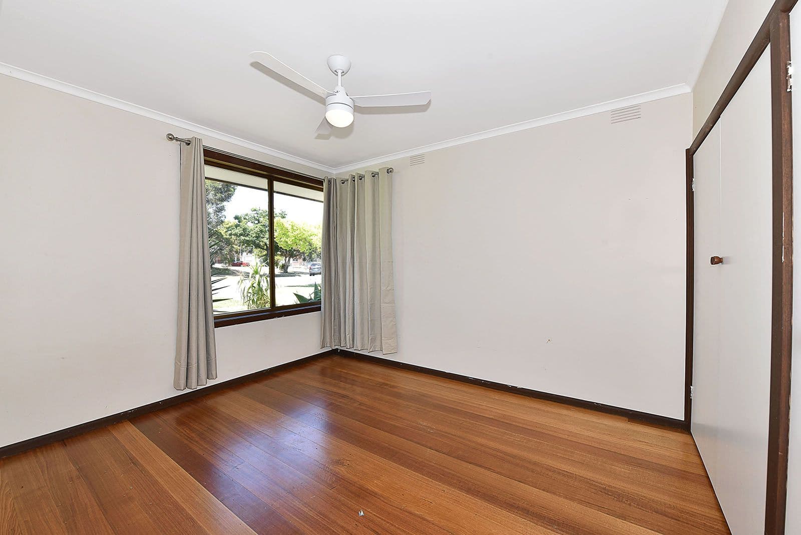 4 O'Shanassy Street, Sunbury VIC 3429, Sunbury - Thumbnail 6