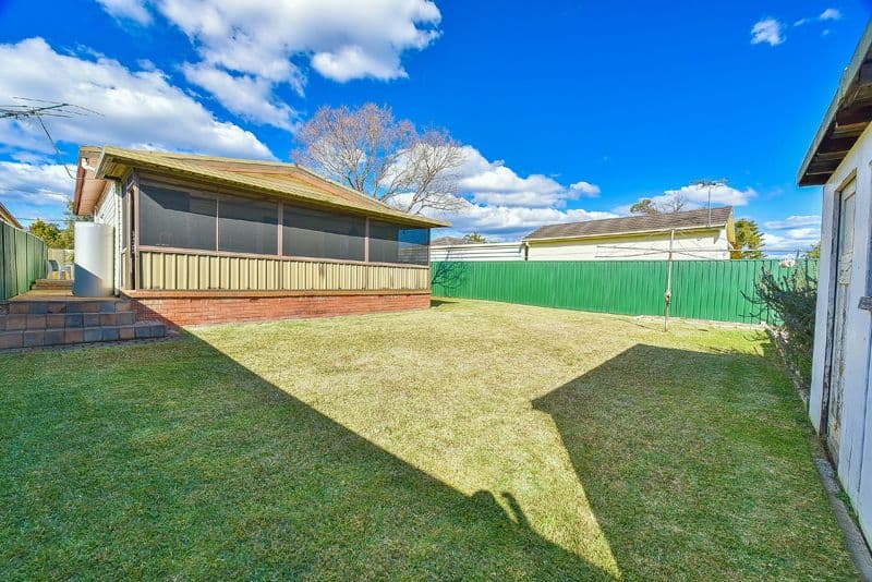 15 Salisbury Avenue, Glenfield NSW 2167, Glenfield - Thumbnail 6
