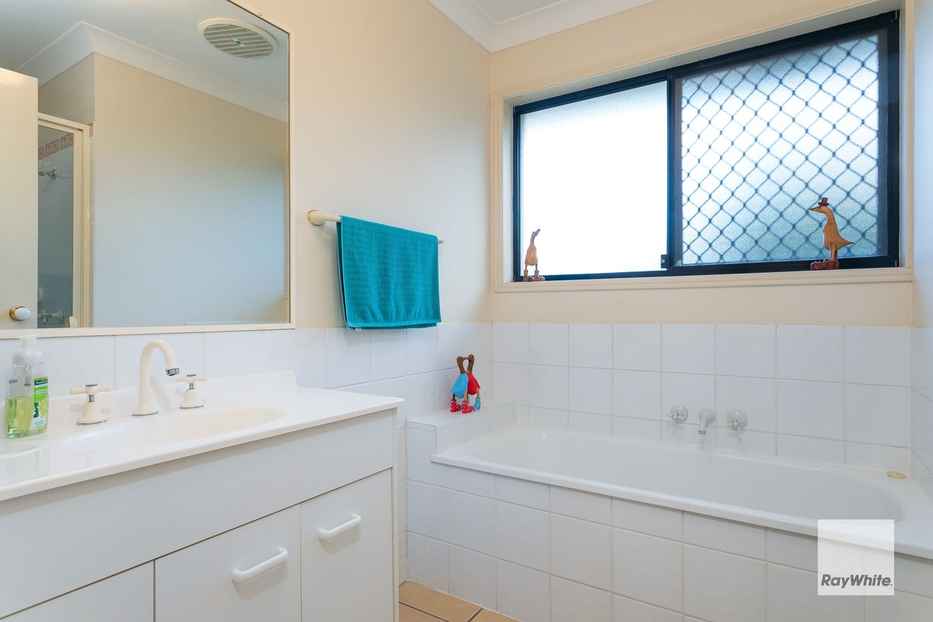 10 Spinnaker Circuit, Redland Bay QLD 4165, Redland Bay - Thumbnail 7