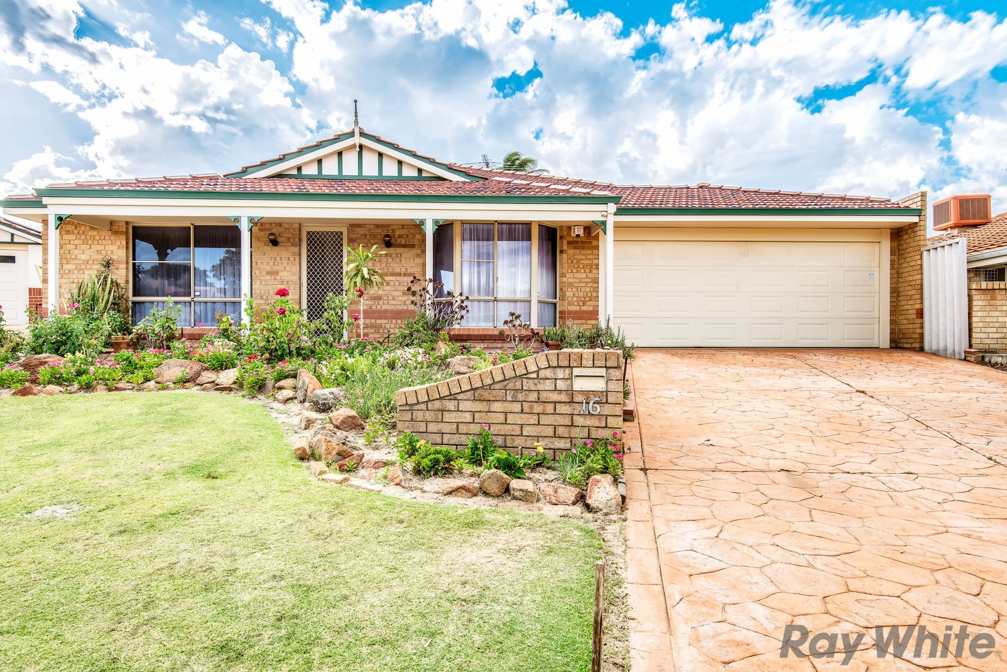 16 Rayner Drive, Landsdale WA 6065, Landsdale - Thumbnail 2