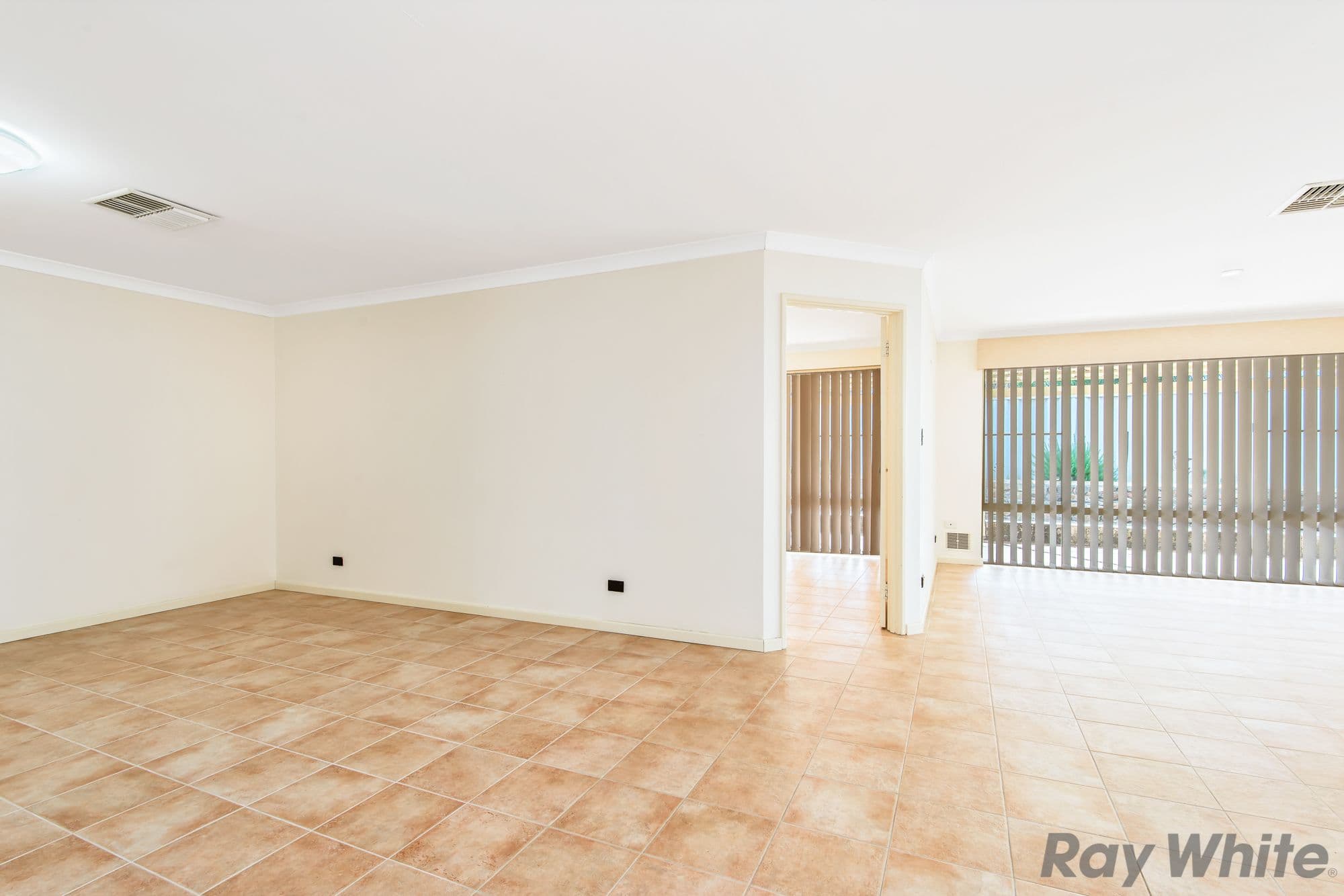 16 Rayner Drive, Landsdale WA 6065, Landsdale - Thumbnail 7