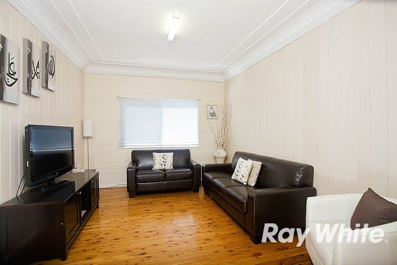 657 Forest Road, PEAKHURST NSW 2210, Peakhurst - Thumbnail 2
