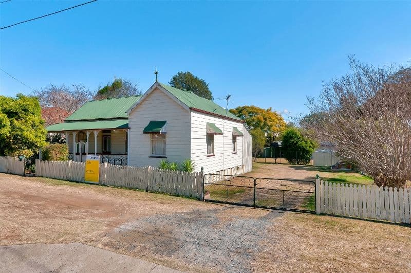 4 Lion Street, IPSWICH QLD 4305, Ipswich - Thumbnail 2