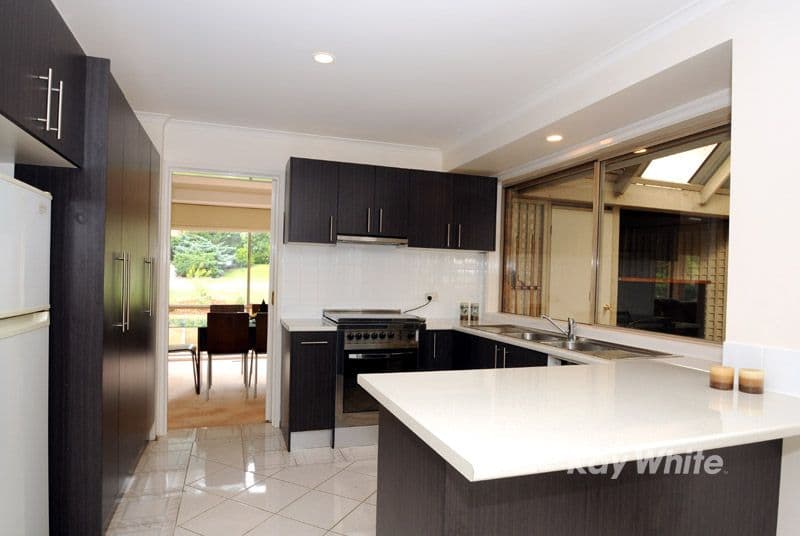 31 George Knox Drive, ROWVILLE VIC 3178, Rowville - Thumbnail 2