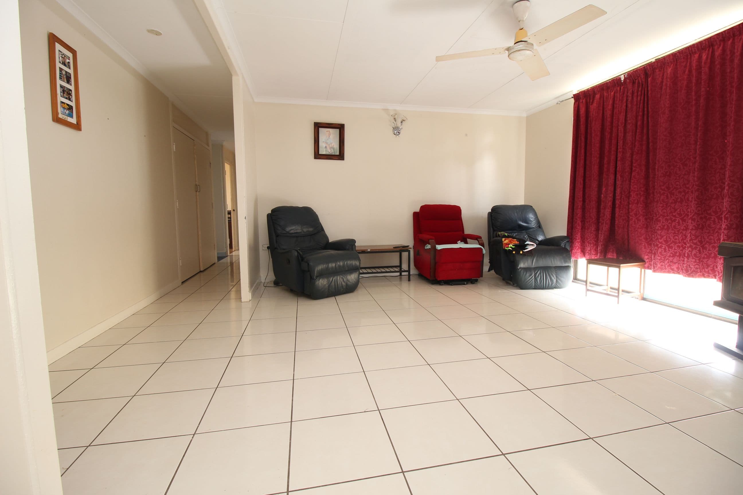 26 Diamond Avenue, Emerald QLD 4720, Emerald - Thumbnail 6