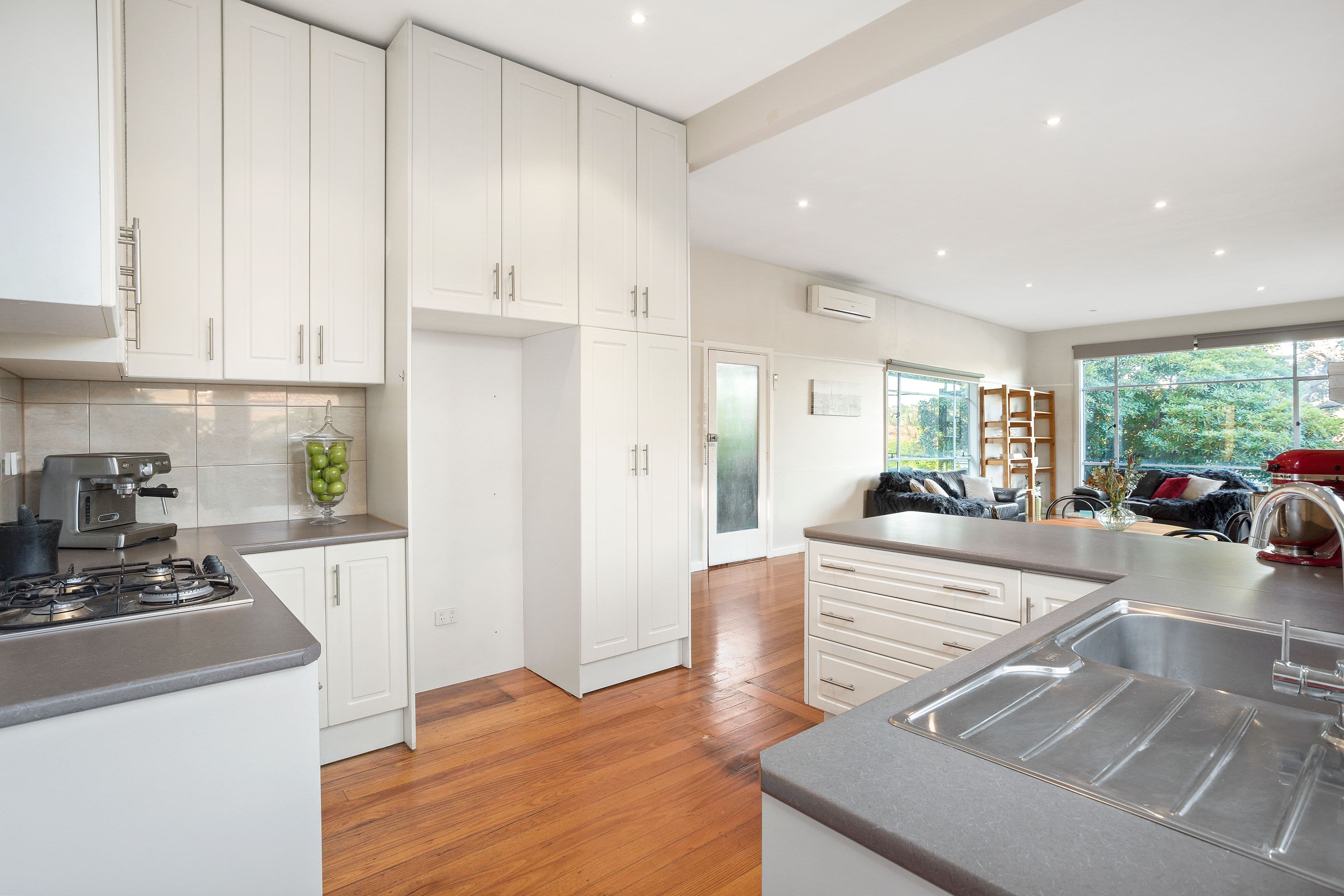 41 Manton Street, Heidelberg VIC 3084, Heidelberg - Thumbnail 2