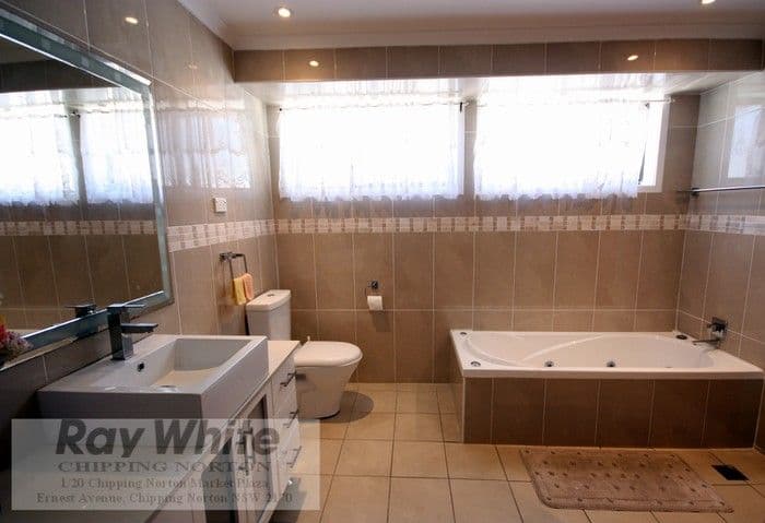 5 Haddenham Street, CHIPPING NORTON NSW 2170, Chipping Norton - Thumbnail 8