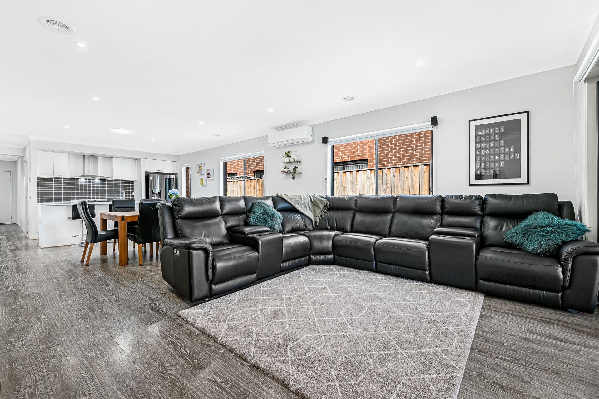 6 Bellotto Street, Cranbourne North VIC 3977, Cranbourne North - Thumbnail 5