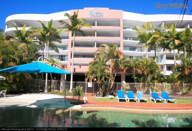 386 Charlton Esplanade, TORQUAY QLD 4655, Torquay - Image 1