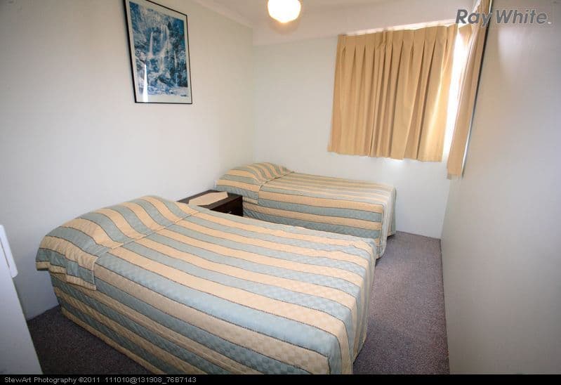 386 Charlton Esplanade, TORQUAY QLD 4655, Torquay - Thumbnail 7