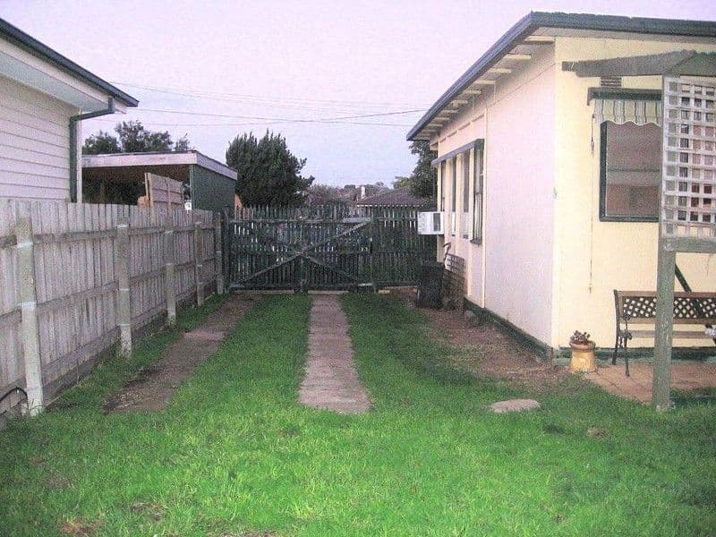 8 Kingsford Street, LAVERTON VIC 3028, Laverton - Thumbnail 3