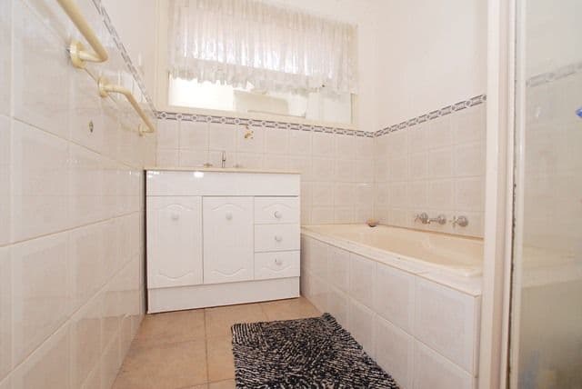 14 Vitis Avenue, NOBLE PARK VIC 3174, Noble Park - Thumbnail 4