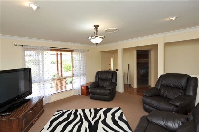 6 Glenmorgan Court, GLENVALE QLD 4350, Glenvale - Thumbnail 3