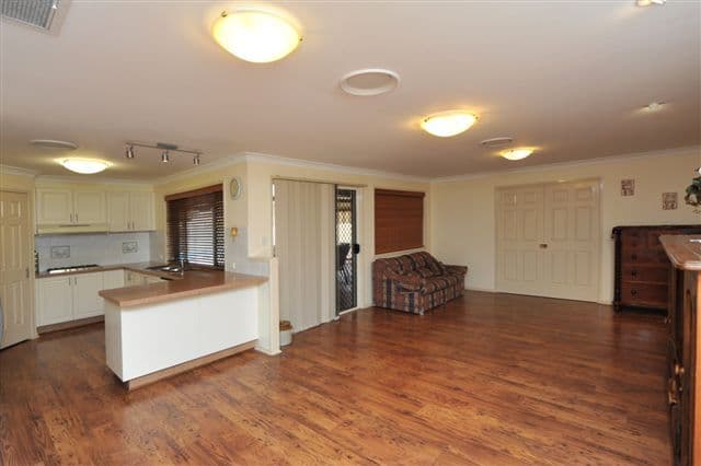 6 Glenmorgan Court, GLENVALE QLD 4350, Glenvale - Thumbnail 4