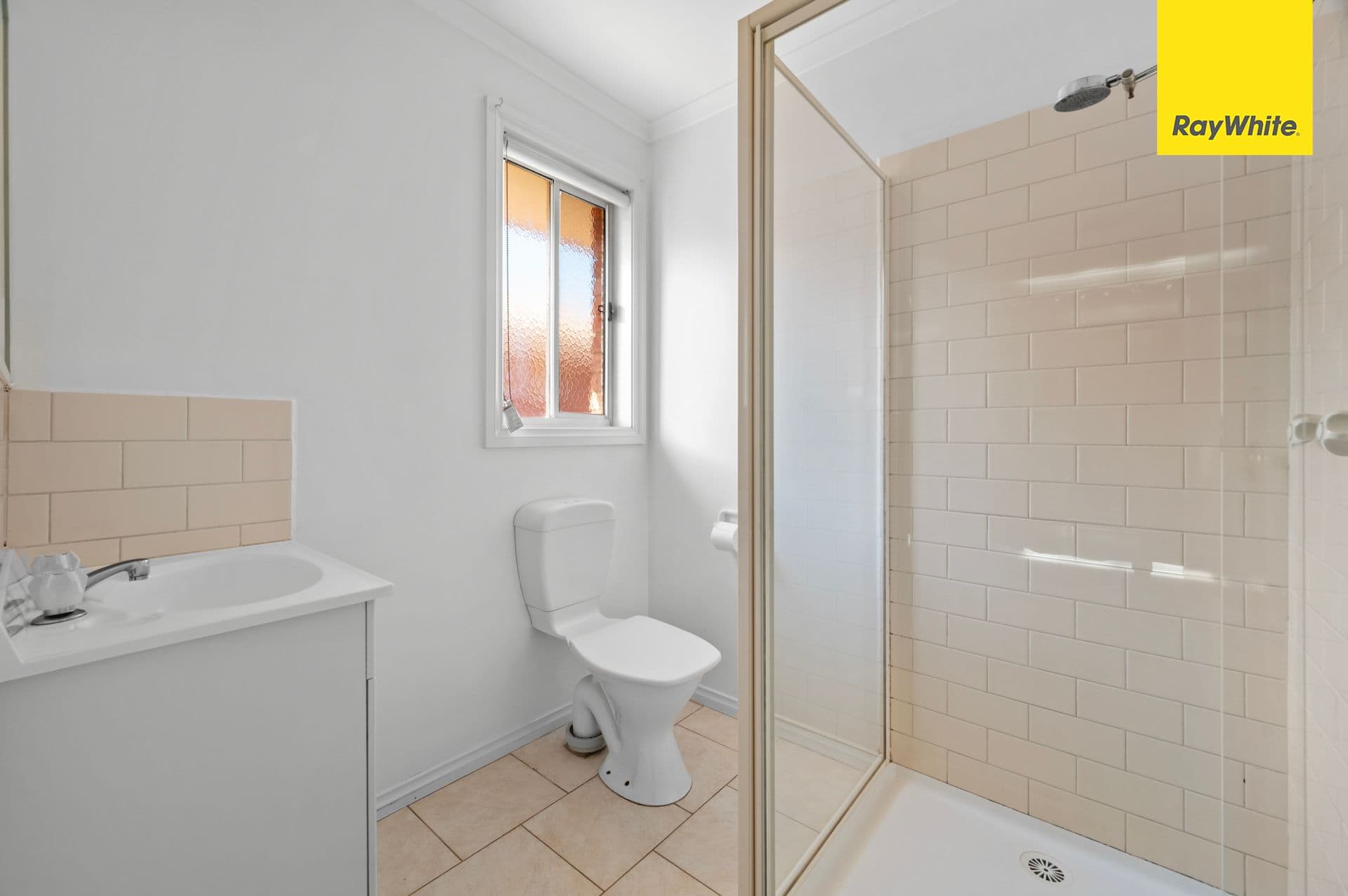 18 Creek Street, Melton South VIC 3338, Melton South - Thumbnail 4