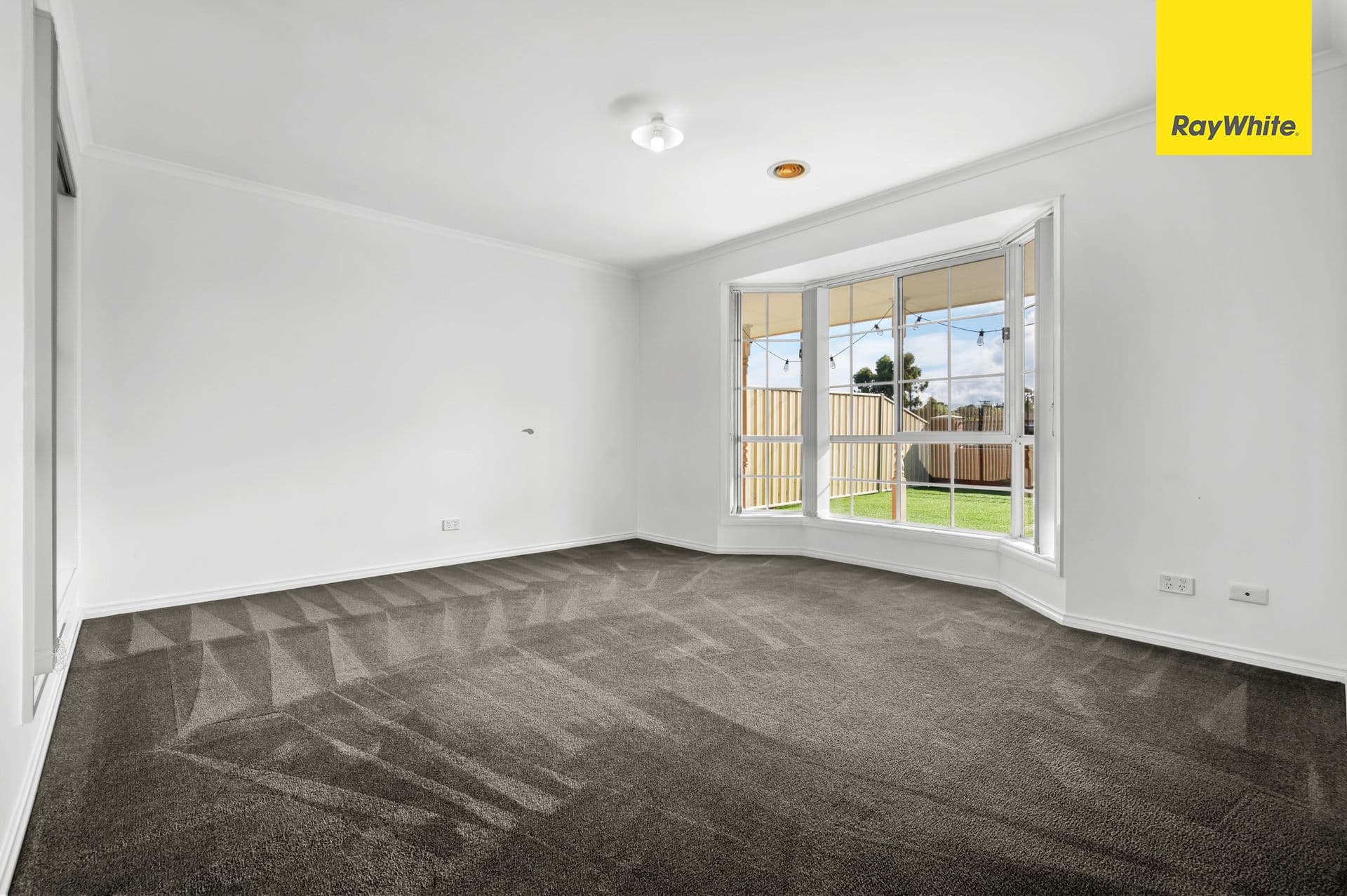 18 Creek Street, Melton South VIC 3338, Melton South - Thumbnail 5
