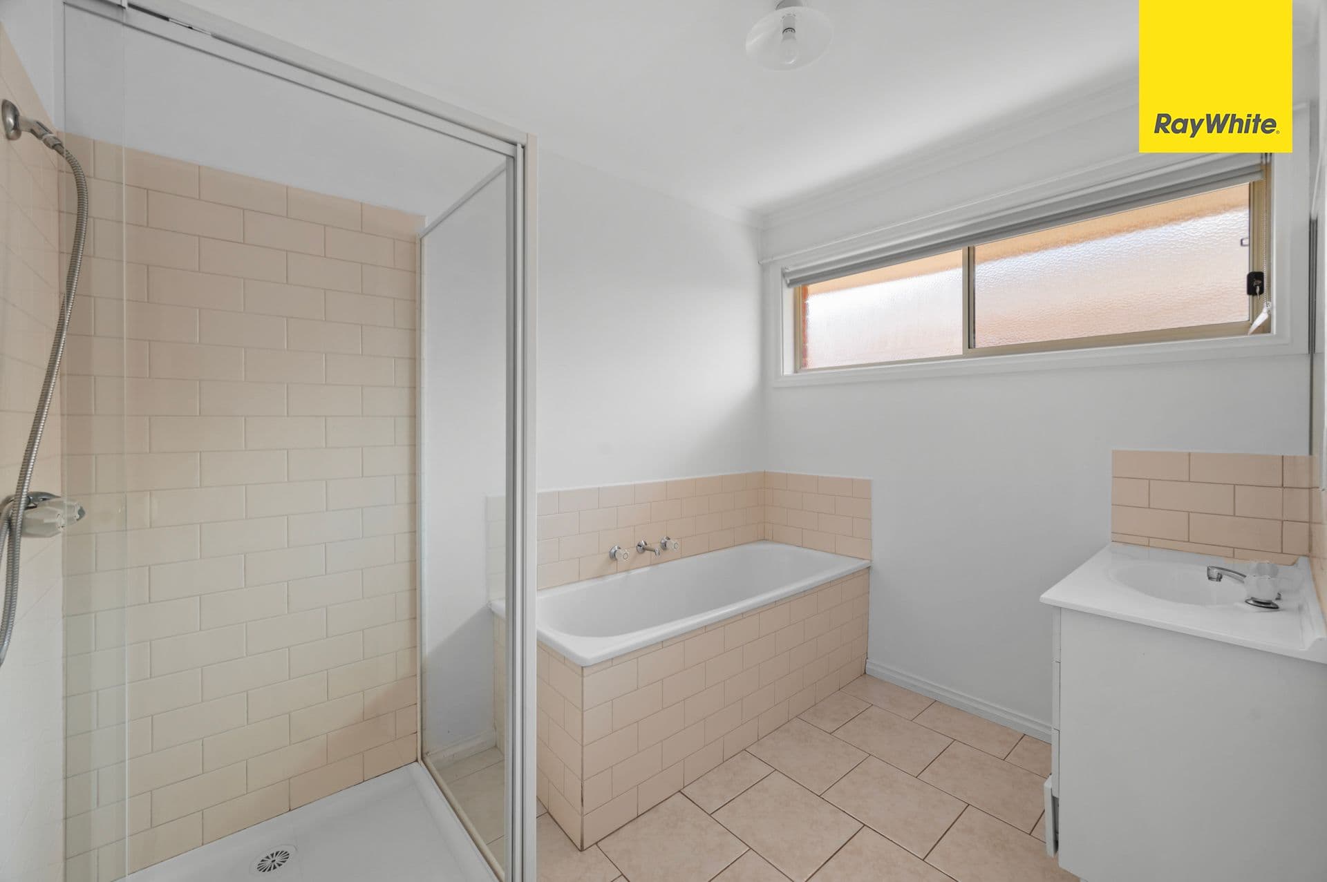 18 Creek Street, Melton South VIC 3338, Melton South - Thumbnail 8