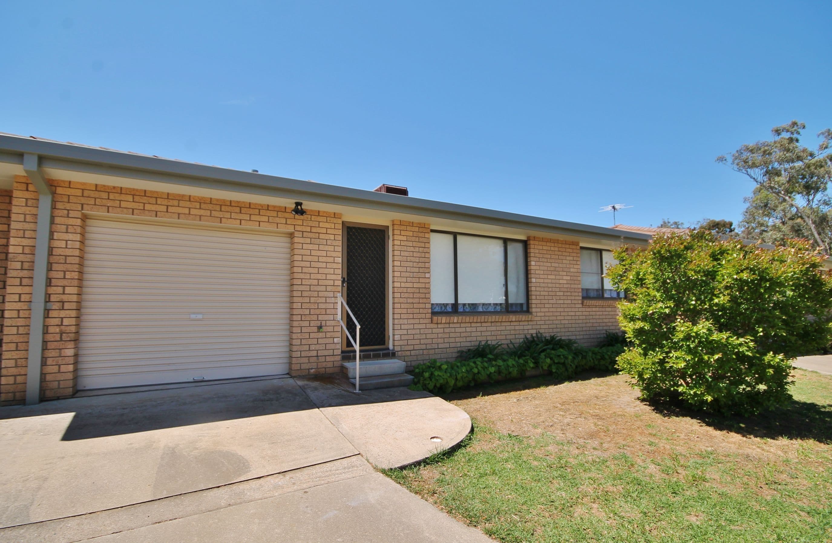 63 Blackett Avenue, Young - Image 1