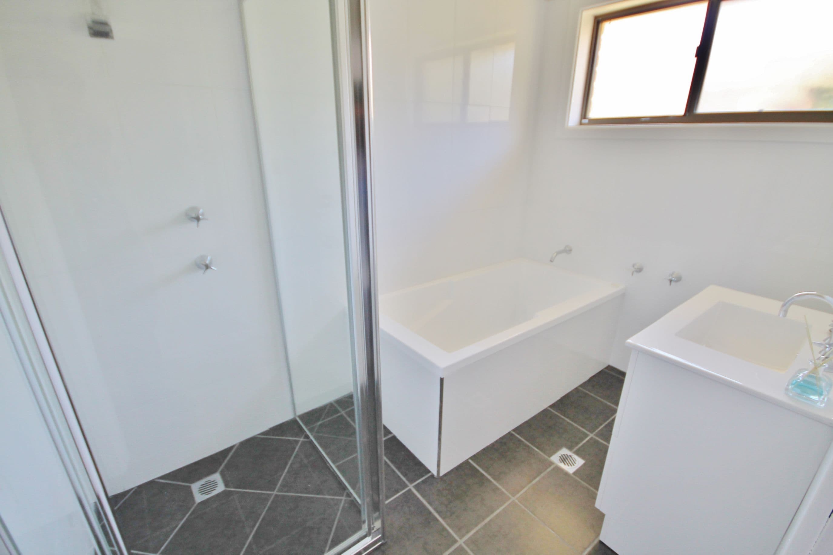 63 Blackett Avenue, Young - Thumbnail 3